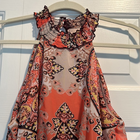 Halter, asymmetric hemmed dress - Picture 3 of 10